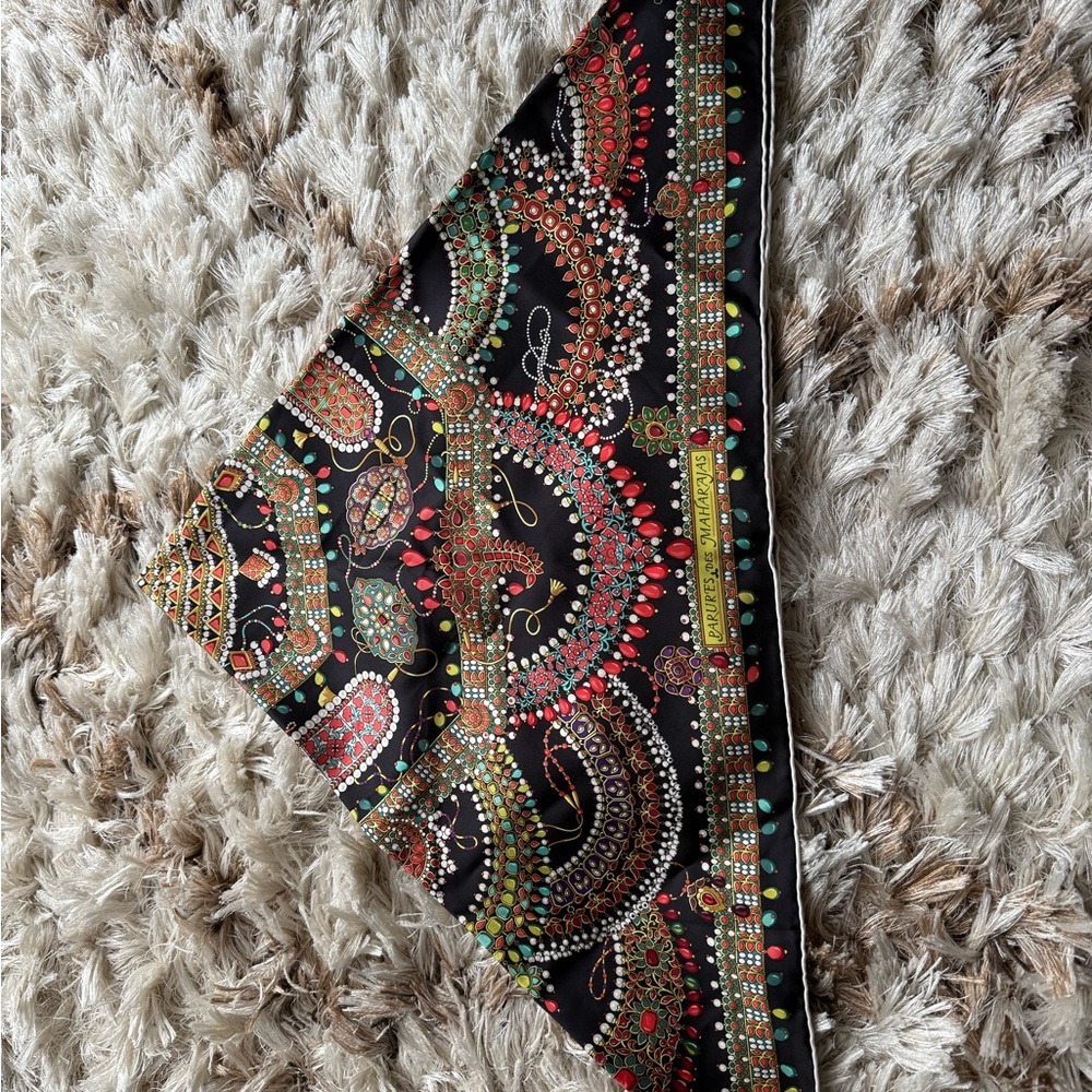Hermès Brand New Authentic 90 100% Silk Scarf - Picture 7 of 9